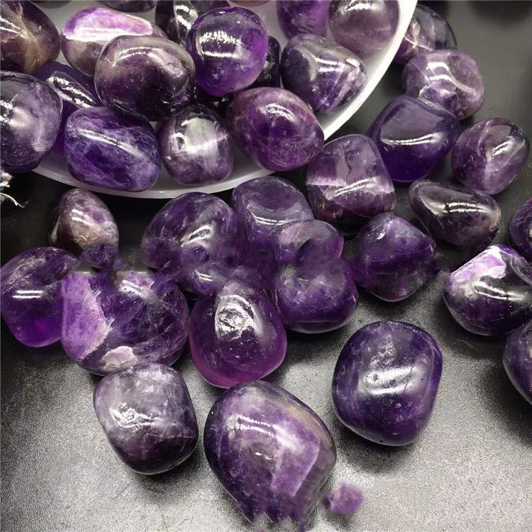 Natural Amethyst Crushed Stone Large Grains Midnightt Light